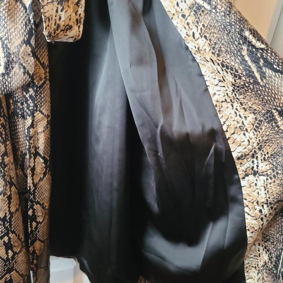 Meshki Long Jacket - Picture 3 of 6